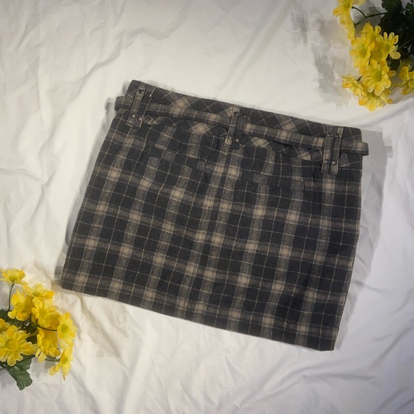 Plaid Skirt✨ - Picture 2 of 4